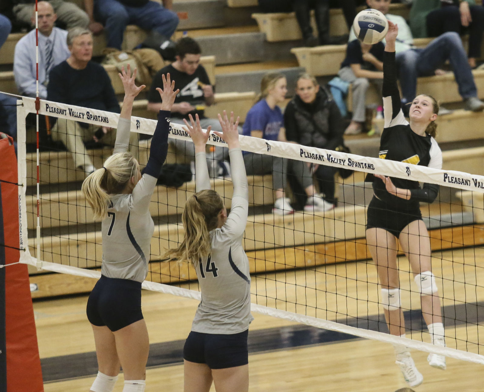 110419-qct-spt-bett-pv-vball-29.jpg